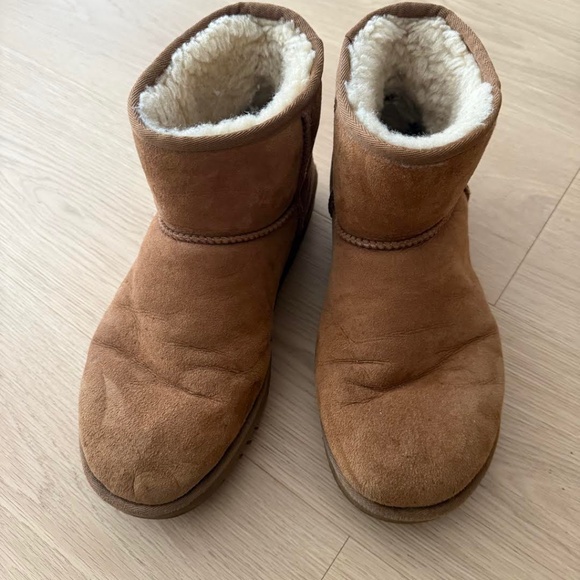 UGG Women's Classic Mini II - Picture 1 of 4